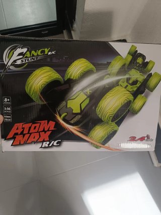 Coche teledirigido Fancy stunt verde y negro