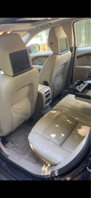Volvo XC70 2011