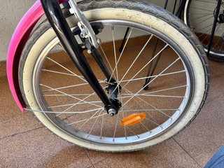 Bicicleta infantil B'TWIN rosa y negra