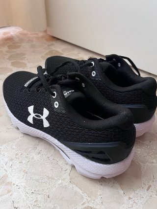 Zapatillas Under Armour Negras