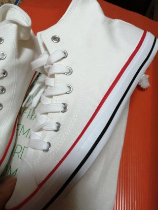 Zapatillas Saguaro Blancas con Detalles Rojos