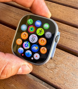 Apple Watch Ultra 2  49mm GPS + Cellular Titanio
