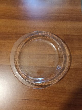 Elegante piatto in vetro trasparente