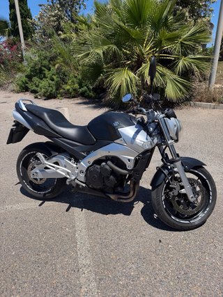 Suzuki GSR600 Naked 2007