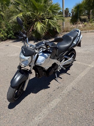 Suzuki GSR600 Naked 2007