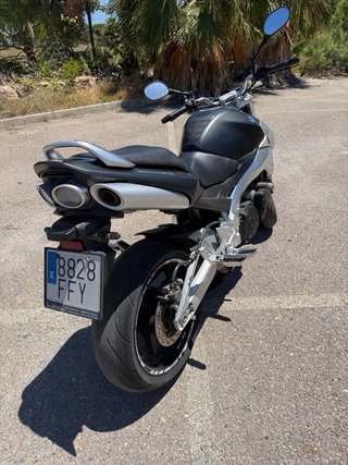 Suzuki GSR600 Naked 2007