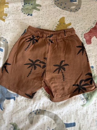 Pantalón corto palmeras 2-3 años