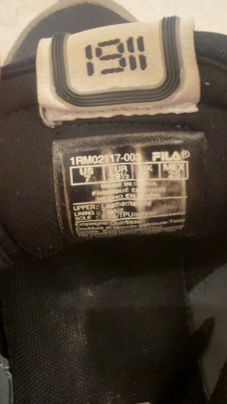 Zapatillas Fila Negras y Grises