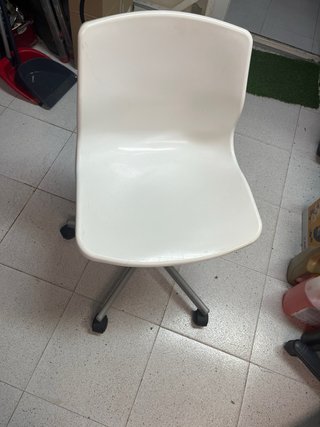 Silla de oficina con ruedas regulable