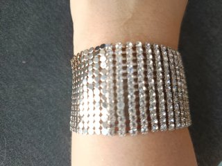Pulsera plateada brillante con cadena