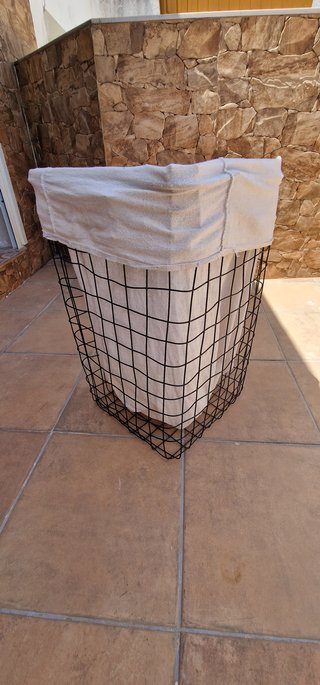 Cesto Ropa Metálico y Tela Negro/Blanco