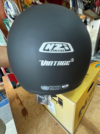 Casco NZ Vintage Negro Nuevo