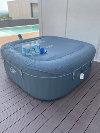 JACUZZI LAY-Z-SPA HAWAII 4-6PERS+FILTROS+QUÍMICOS