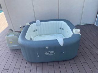 JACUZZI LAY-Z-SPA HAWAII 4-6PERS+FILTROS+QUÍMICOS
