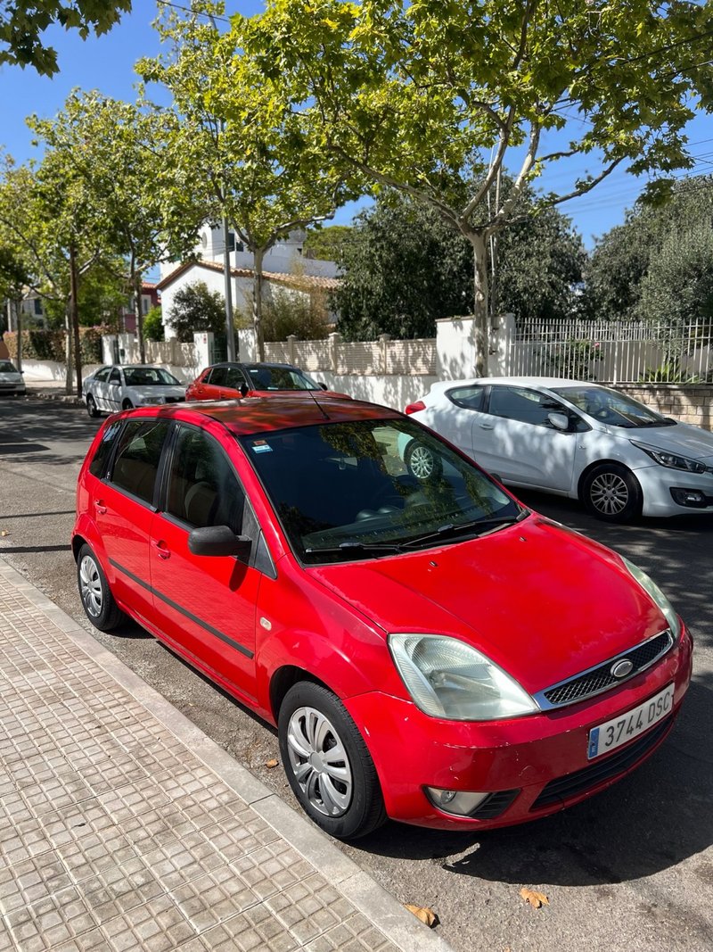 Ford Fiesta ghia - foto 1