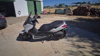 Maxi Scooter Negra y Gris