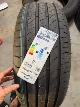 Goodyear EfficientGrip SUV 265/65R17 112H