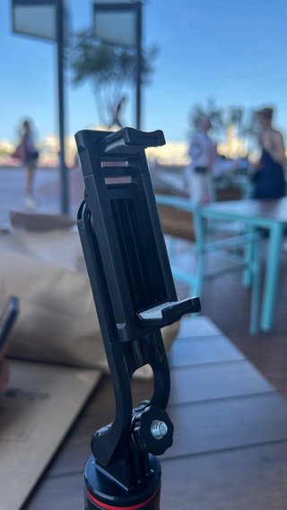 Trípode para móvil con mando