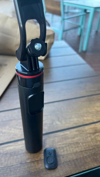 Trípode para móvil con mando