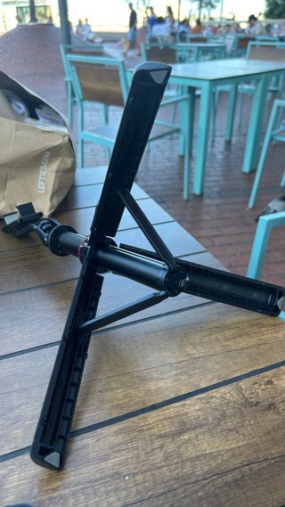Trípode para móvil con mando