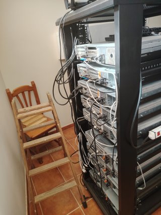 Rack de Servidores + x14 Dell R710, Ram, Cpus, etc