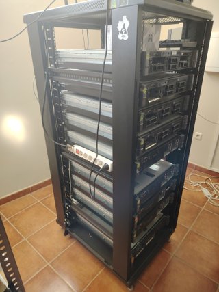 Rack de Servidores + x14 Dell R710, Ram, Cpus, etc