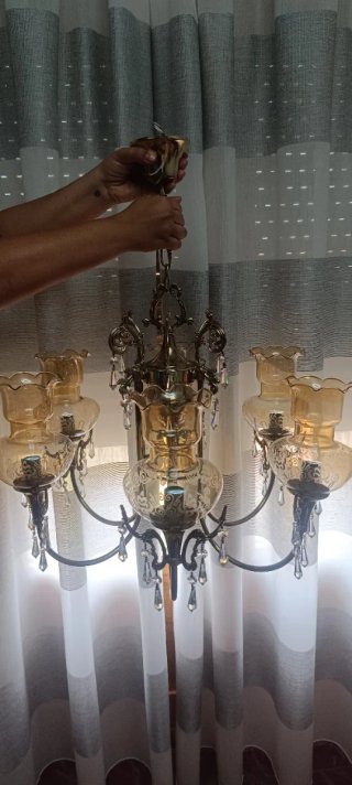 Lámpara antigua de cristal y metal