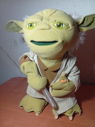 Peluche Yoda Star Wars 35cm Interactivo