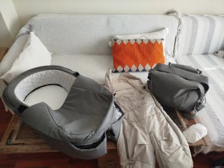 Carrito Stokke gris + saco invierno Stokee +funda.