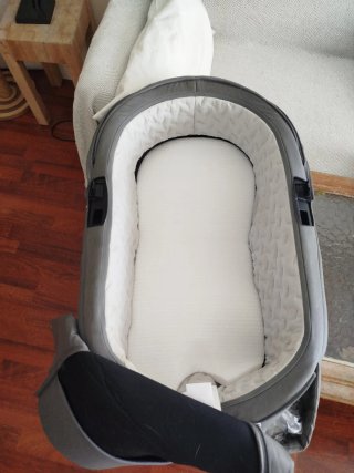 Carrito Stokke gris + saco invierno Stokee +funda.