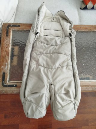 Carrito Stokke gris + saco invierno Stokee +funda.