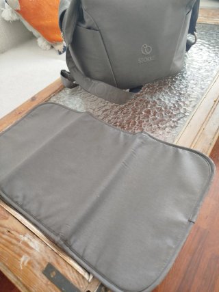 Carrito Stokke gris + saco invierno Stokee +funda.