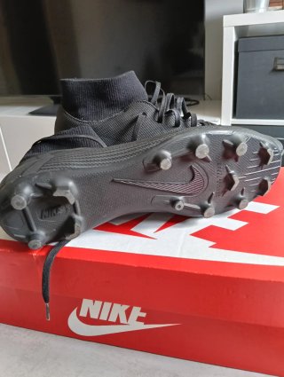 Botas de fútbol Nike Talla 42