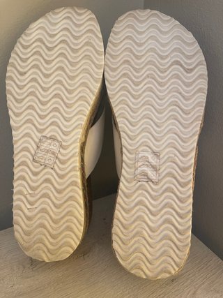 Sandalias MARYPAZ cuña blancas