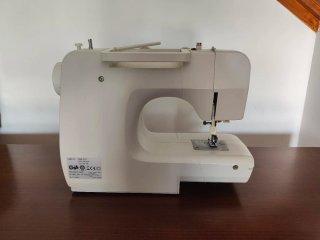 Máquina de coser Carina