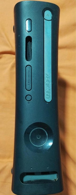 Xbox 360 Negra + 2 Mandos y 6 Juegos