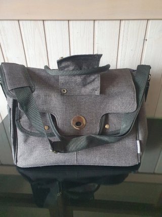Bolso de bebé gris