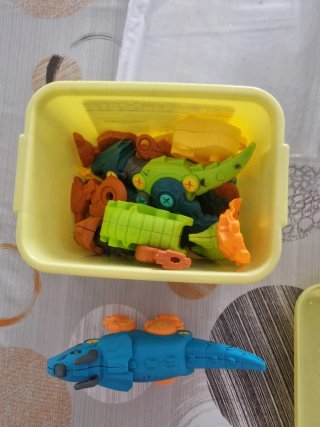 Juego de dinosaurios para armar