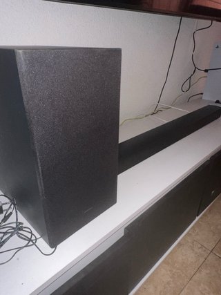 Barra de Sonido y Subwoofer Negro