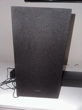 Barra de Sonido y Subwoofer Negro