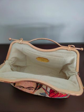 Bolso Frida Kahlo con cadena dorada