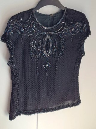 Blusa negra vintage pedrería