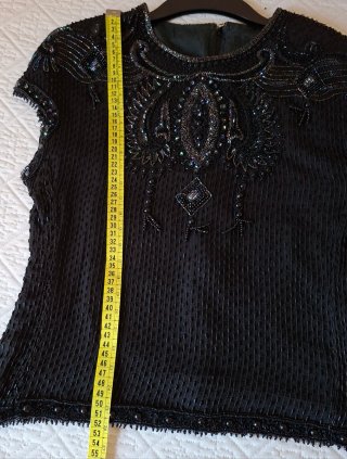 Blusa negra vintage pedrería