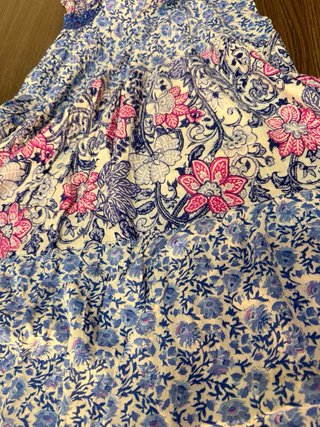 Vestido estampado floral azul y rosa
