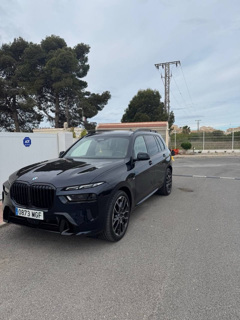 BMW X7 2023 en perfecto estado - foto 1