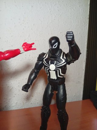 Figuras Spiderman y Venom