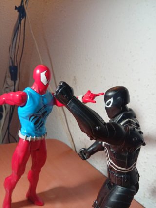 Figuras Spiderman y Venom