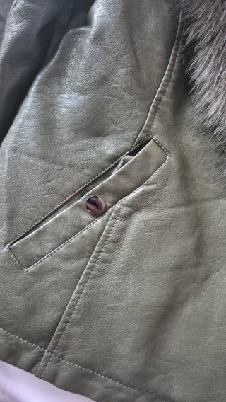 Chaqueta  verde con cuello desmontable