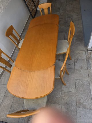 Mesa de comedor con 6 sillas