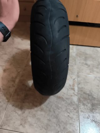 Llanta Kymco